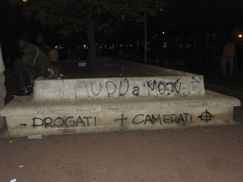 Bari, Piazza Garibaldi, 2008 [ Foto: Associazione culturale GoTellGo / Maria Teresa Natale, CC BY NC ND]