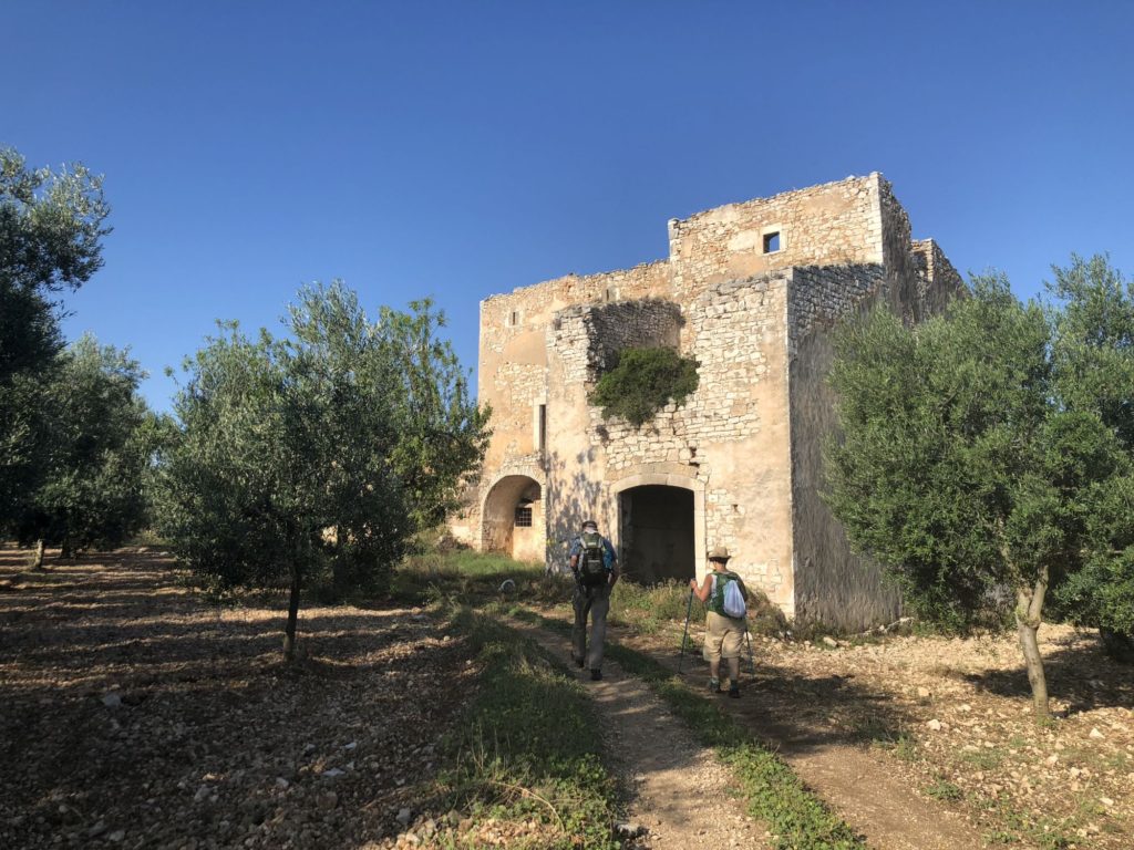 Masseria abbandonata tra Bitetto a Cassano delle Murge. Foto: Archivio Associazione culturale GoTellGo. CC BY NC ND