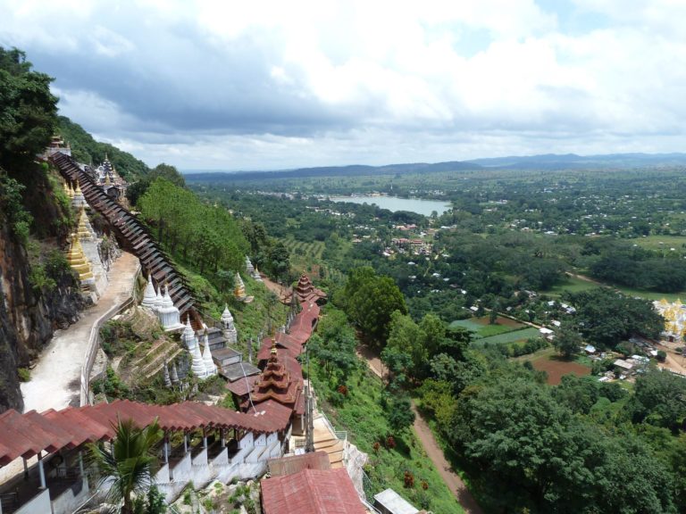 Panorama dal santuario di Pindaya [Foto: GoTellGo, CC BY NC ND]