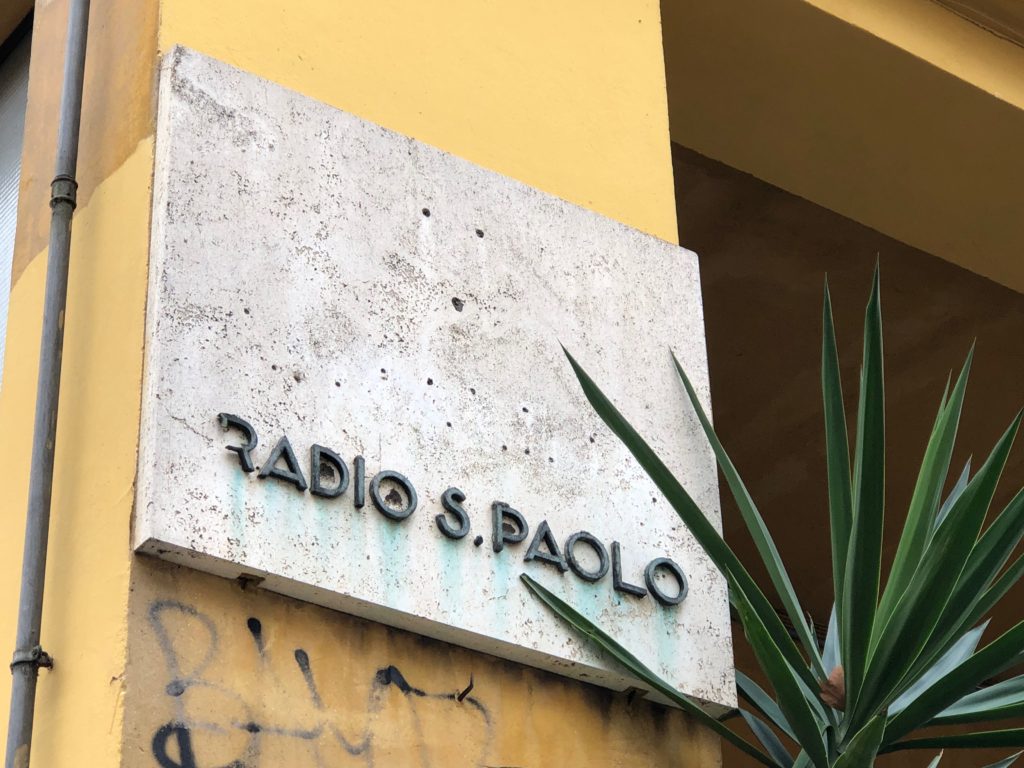 Via Ostiense, Targa Radio San Paolo [Foto: Associazione Culturale GoTellGo, CC BY SA]
