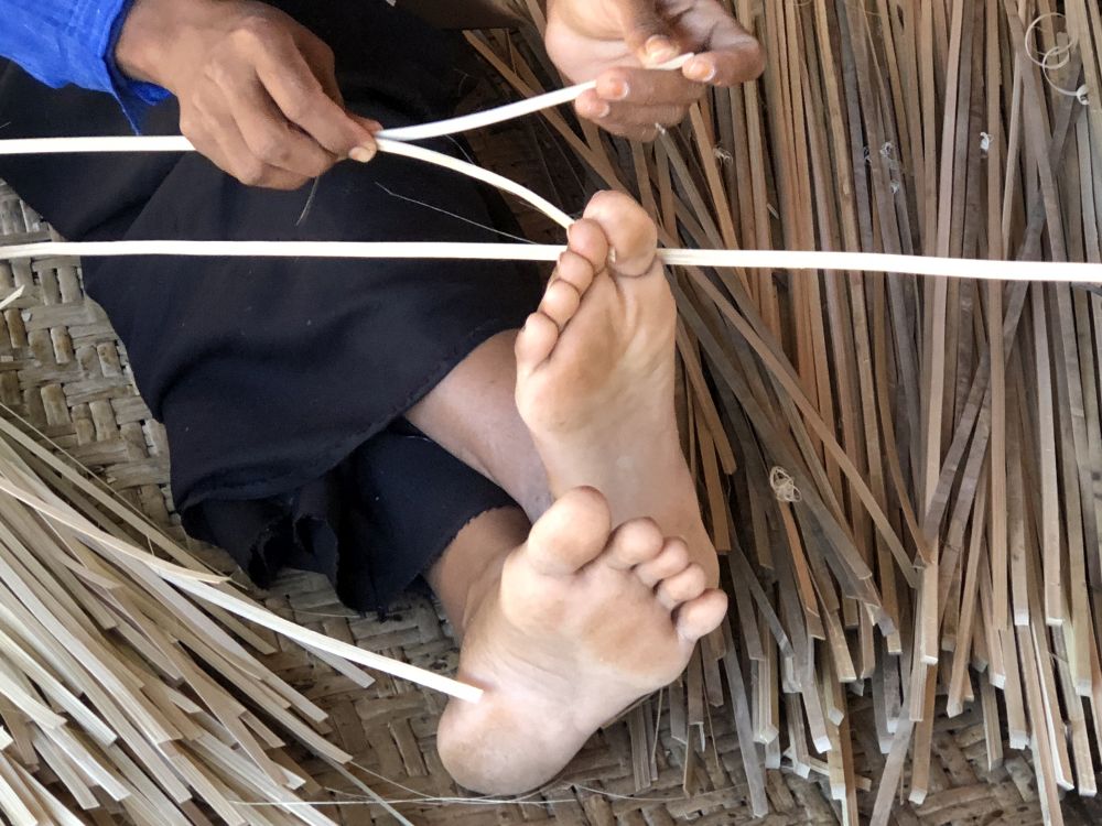 Taglio del bambù nel villaggio di Minnanthu [Foto: GoTellGo, CC BY NC ND]