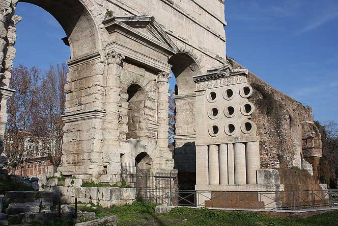 Porta Maggiore e il sepolcro di Eurisace (Cortesia Giuseppina Granito)