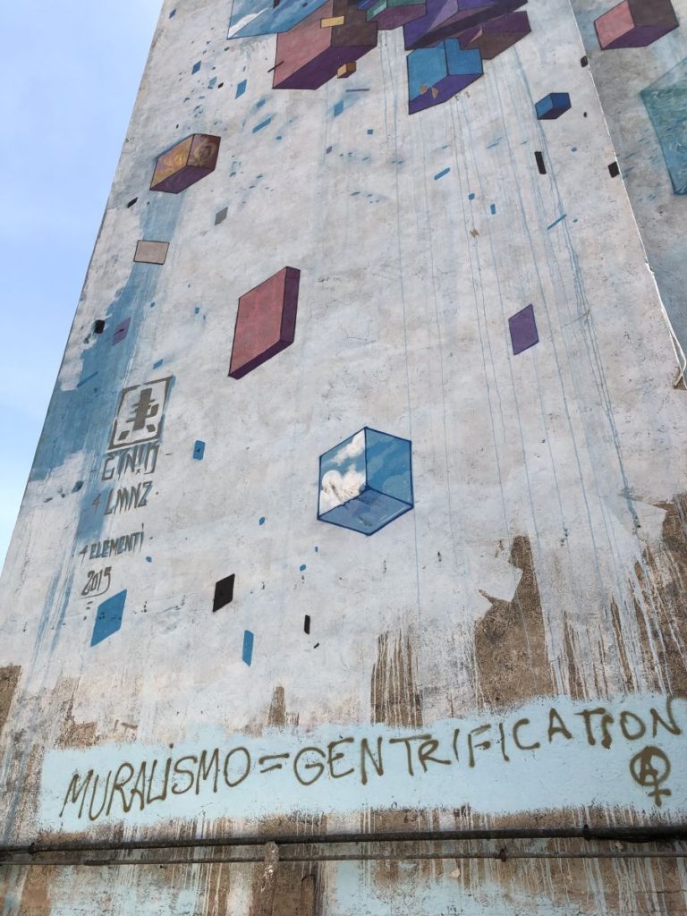 Muralismo = Gentrification [Foto Associazione culturale GoTellGo, CC BY NC SA]