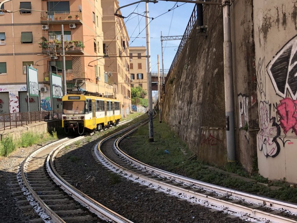 Trenino delle Ferrovie Laziali a Porta Maggiore [Foto Associazione culturale GoTellGo, CC BY NC SA]