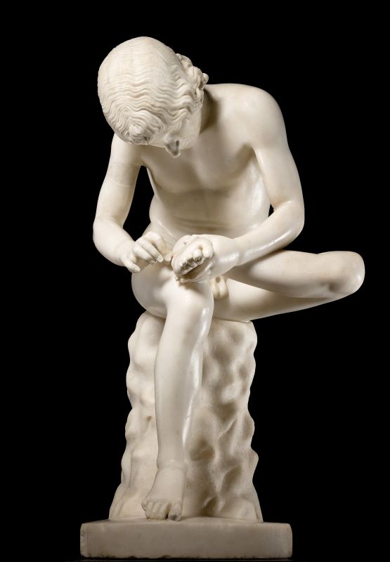 Modena, Galleria Estense, Spinario, scultura in marmo, I sec. a.C. [Fonte: Gallerie Estensi, https://www.gallerie-estensi.beniculturali.it/opere/spinario/]