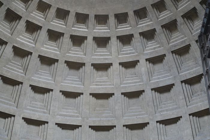 I cassettoni della cupola del Pantheon [Foto: Associazione culturale GoTellGo, CC BY NC SA]