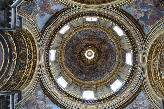 Sant'Agnese in Agone, cupola dipinta da Ciro Ferri e Sebastiano Corbellini (1670). [Foto: Associazione culturale GoTellGo, CC BY]