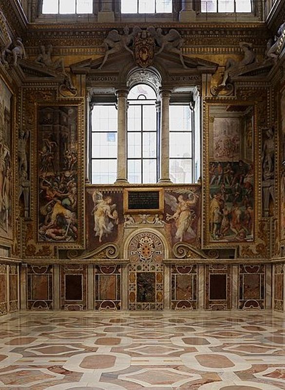 Serliana della Sala Regia in Vaticano [Fonte: Wikimedia Commons, https://commons.wikimedia.org/wiki/Category:Sala_Regia?uselang=it#/media/File:Sala_regia,_02.jpg]