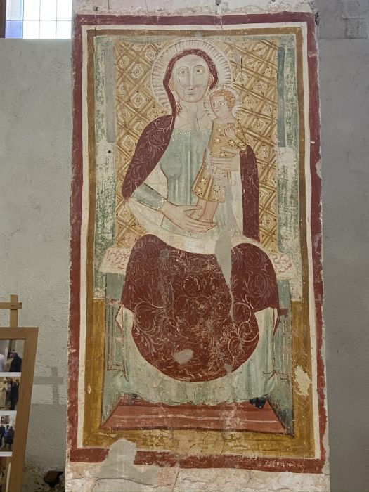 Chiesa di Santa Maria in Valle Porclaneta, affresco raffigurante la Vergine con il Bambino [Foto: Associazione culturale GoTellGo, CC BY NC SA]