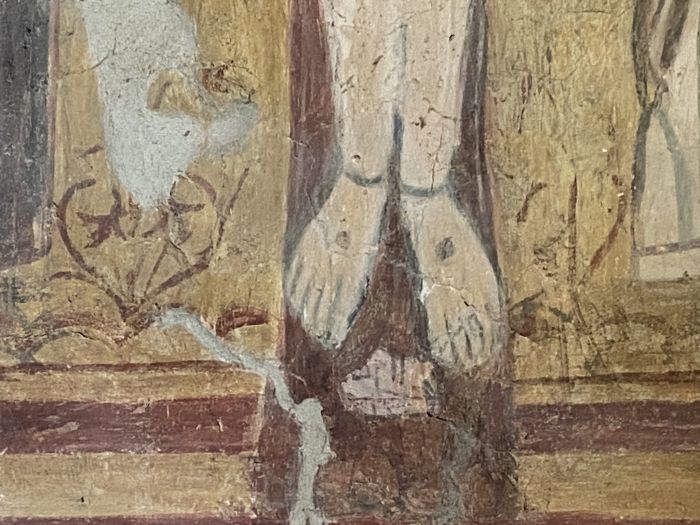 Chiesa di Santa Maria in Valle Porclaneta, affresco raffigurante il Cristo trionfante, dettaglio dei piedi [Foto: Associazione culturale GoTellGo, CC BY NC SA]