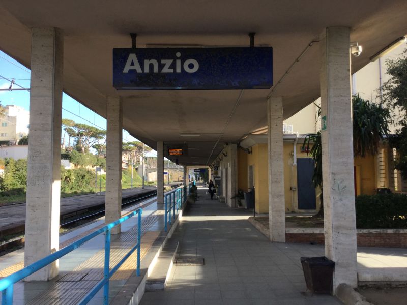 La Stazione ferroviaria di Anzio [Foto: Archivio Associazione culturale GoTellGo / Chiara Morabito, CC BY NC SA]