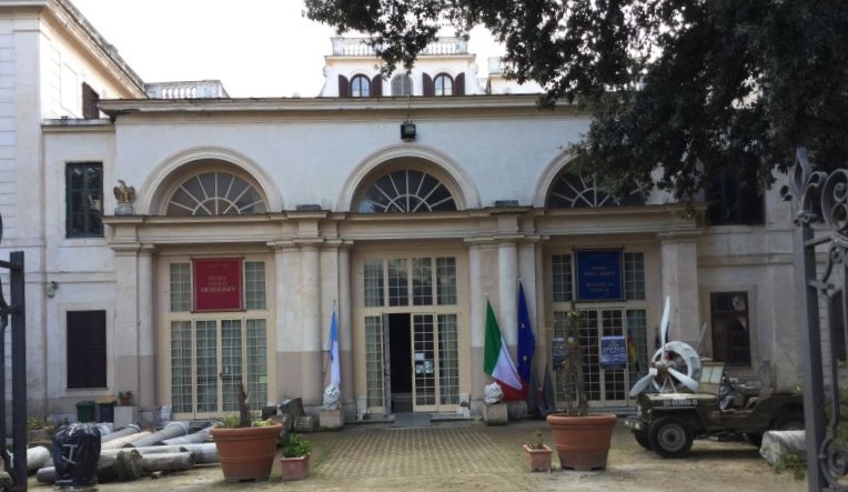 L'ingresso principale a Villa Adele [Foto: Archivio Associazione culturale GoTellGo / Chiara Morabito, CC BY NC SA]