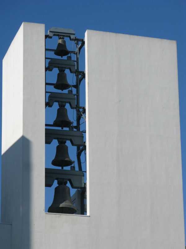 Tor Tre Teste, Chiesa Dives in Misericordia, campanile [Foto: Associazione culturale GoTellGo / Maria Teresa Natale, CC BY NC ND]