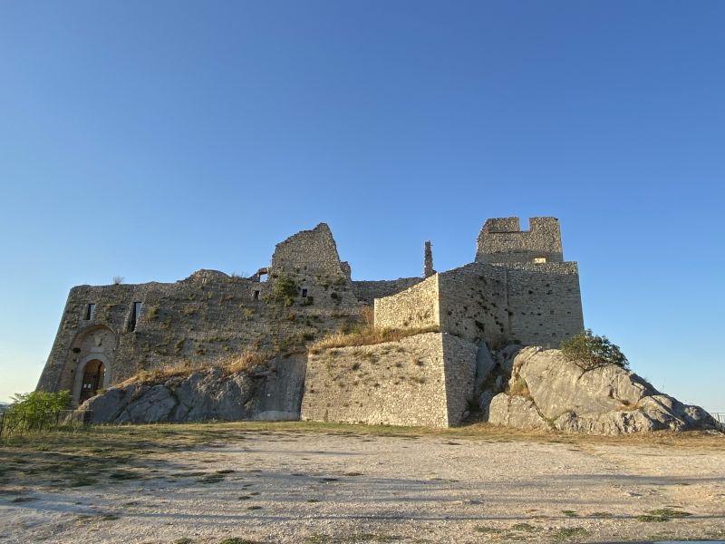 Il castello di Castropignano [Foto: Associazione culturale GoTellGo / Maria Teresa Natale, CC BY NC SA]