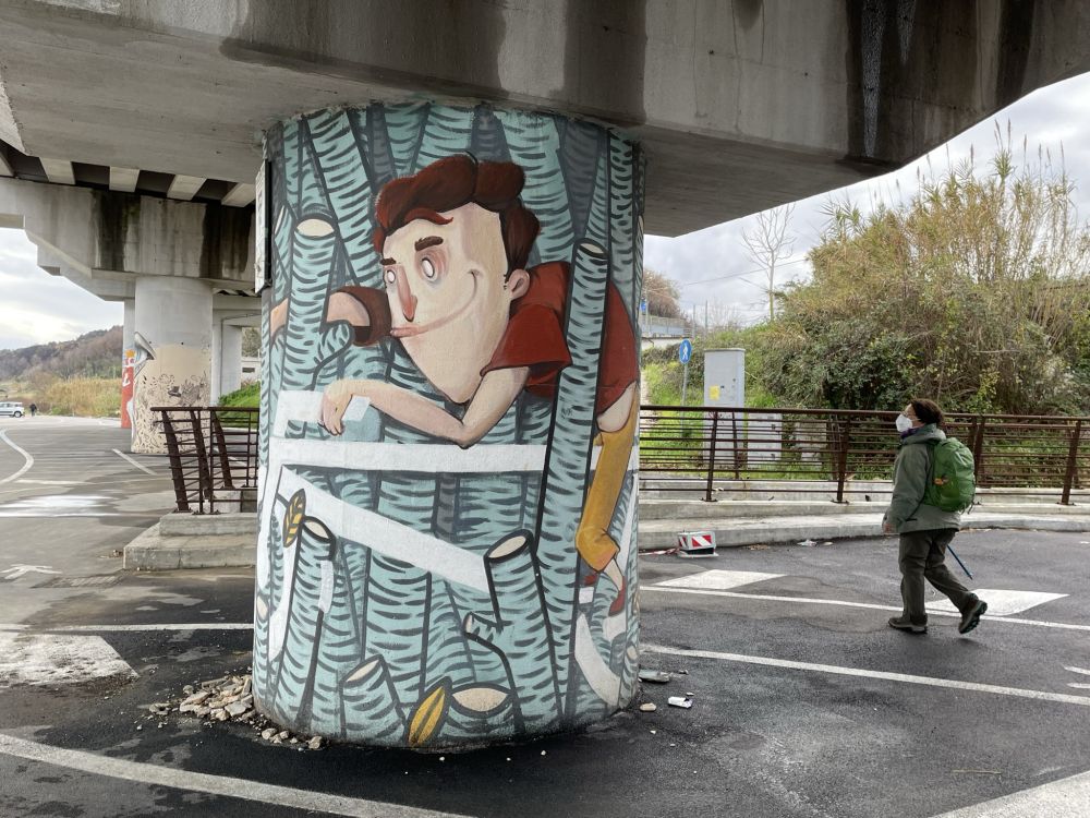 Ortona, murale all'imbocco della Via Verde dei Trabocchi [Foto: Associazione culturale GoTellGo, CC BY NC SA / Maria Teresa Natale]