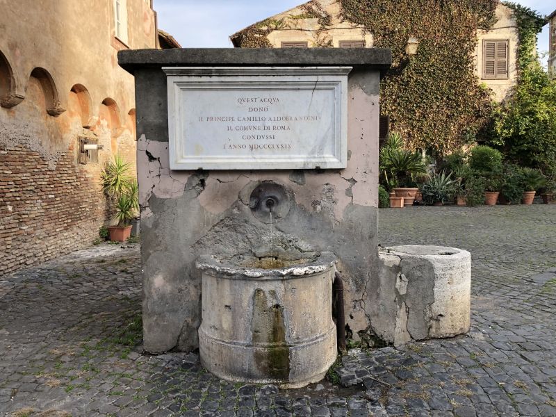 Borghetto di Ostia antica, fontanella Aldobrandini [Foto: Associazione culturale GoTellGo / Maria Teresa Natale, CC BY NC SA]