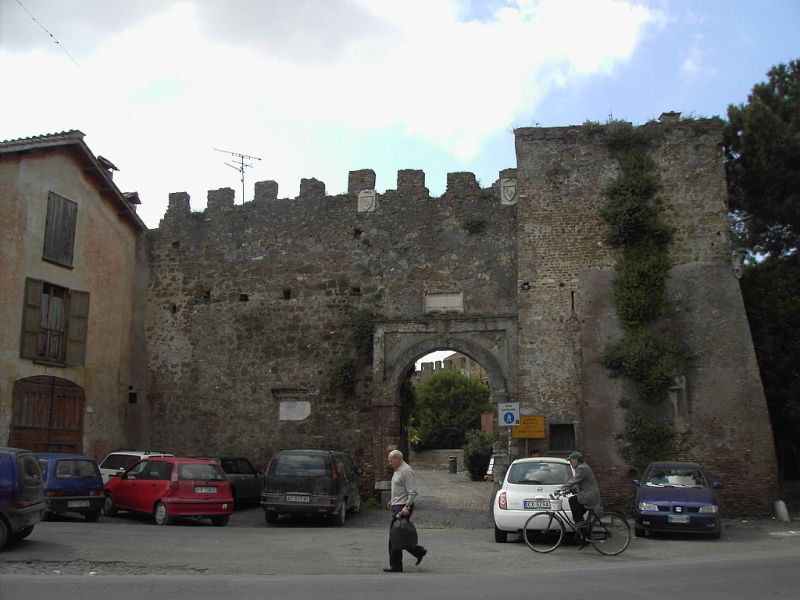 Porta d'ingresso al borgo di Ostia antica [Fonte: Wikimedia Commons, PD]