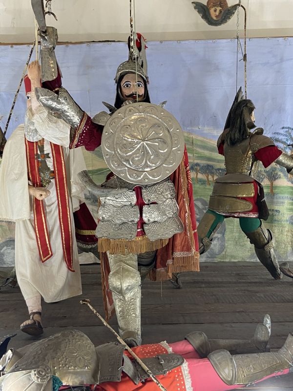 Sortino, Museo dell'Opera dei Pupi, dettaglio della battaglia di Roncisvalle [Foto: Associazione culturale GoTellGo / Maria Teresa Natale, CC BY NC SA]