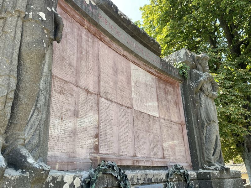 L'elenco dei caduti sul monumento dei Caduti di Orvieto [Foto: Associazione culturale GoTellGo / Maria Teresa Natale, CC BY NC SA]