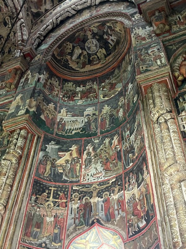 Monastero di Dragomirna, affreschi all'interno della chiesa [Foto: Maria Teresa Natale, CC BY NC SA]