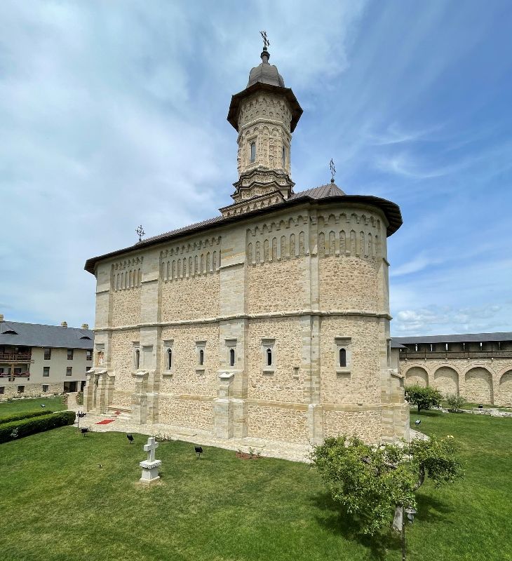 Monastero di Dragomirna, la chiesa gotica [Foto: Maria Teresa Natale, CC BY NC SA]