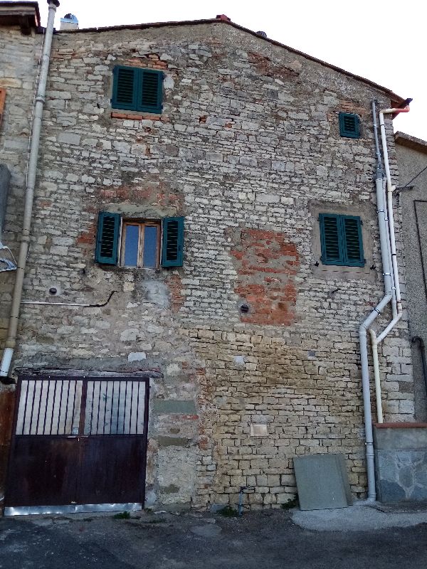 Antica casa in pietra [Foto: Elena Tredici, CC BY NC SA]